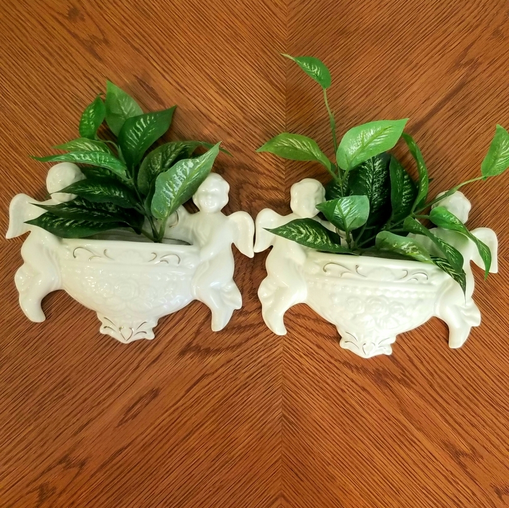 Vintage wall cherub planter. A set of 2.